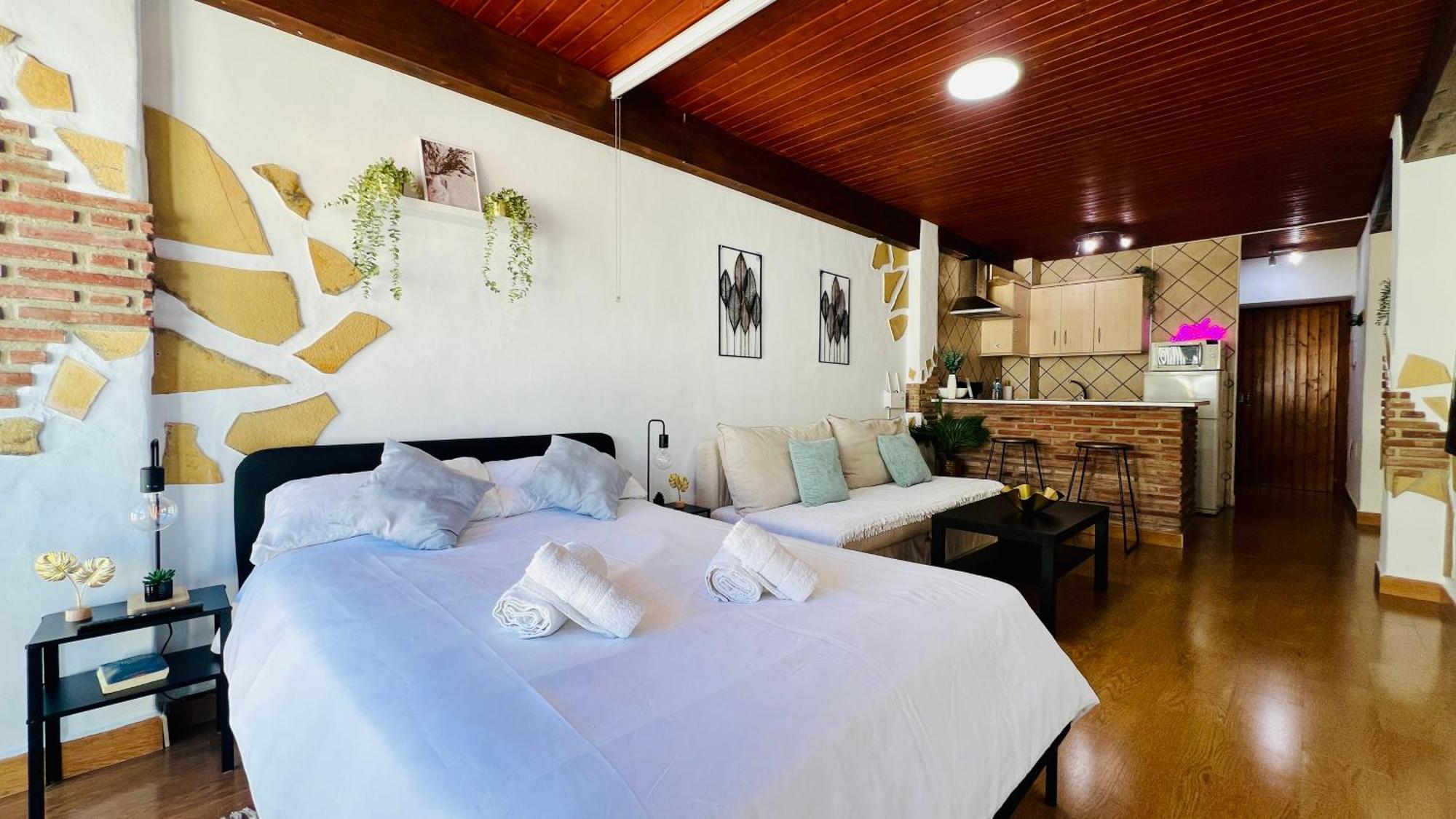 Estudio Buddha En El Centro De Nerja - South Costa Εξωτερικό φωτογραφία